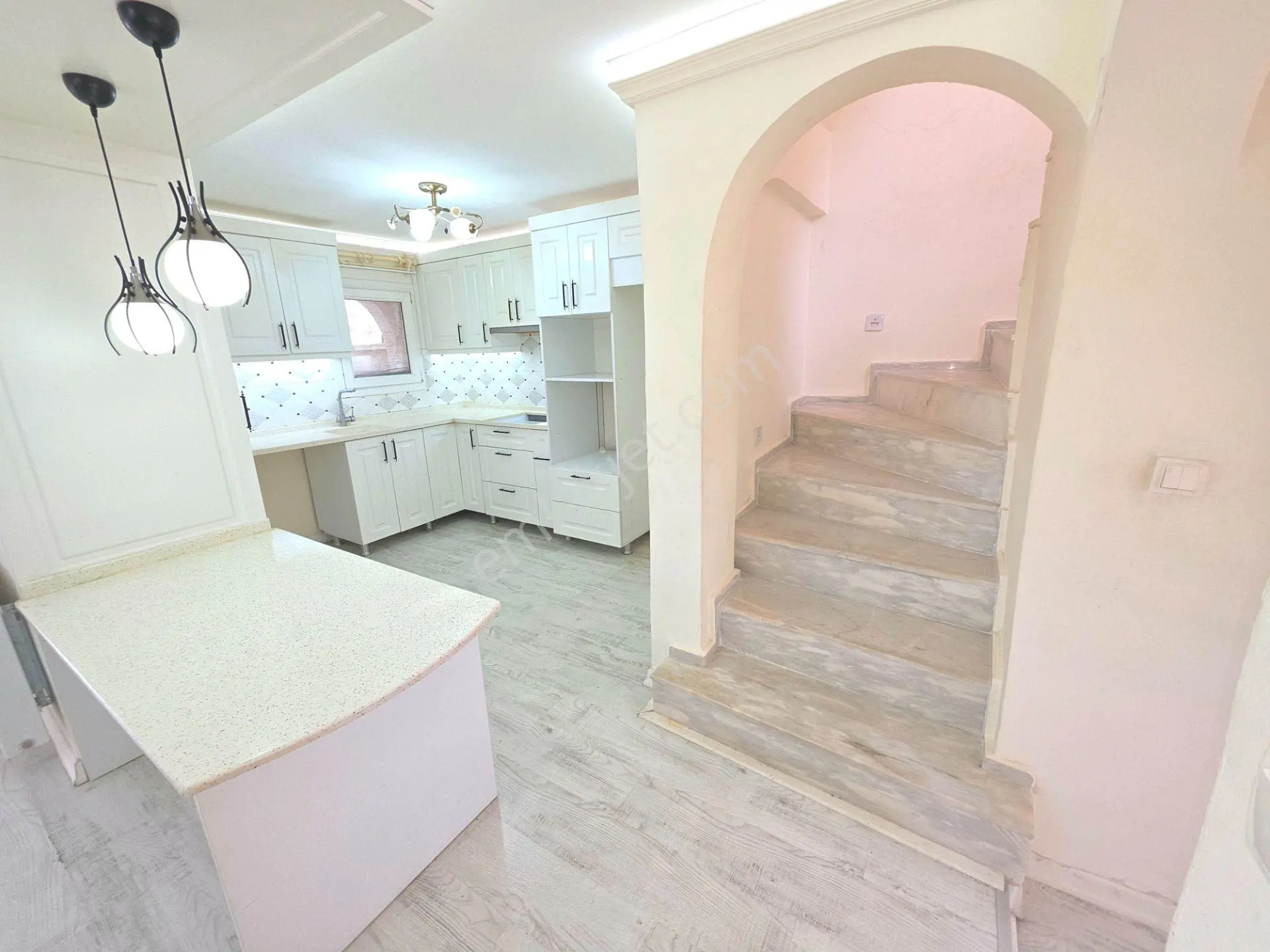 Satılık 3+1 Villa Sağtur Denize 600 Metre — fotoğraf 30