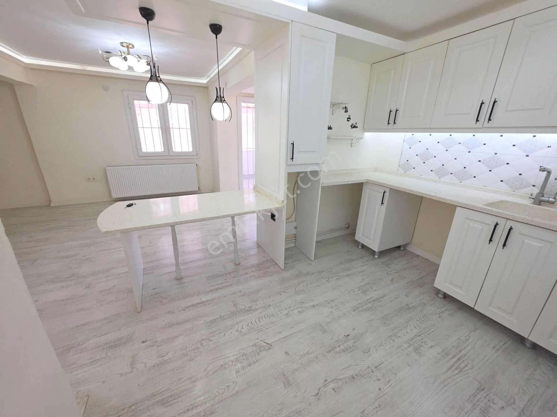 Satılık 3+1 Villa Sağtur Denize 600 Metre — fotoğraf 31