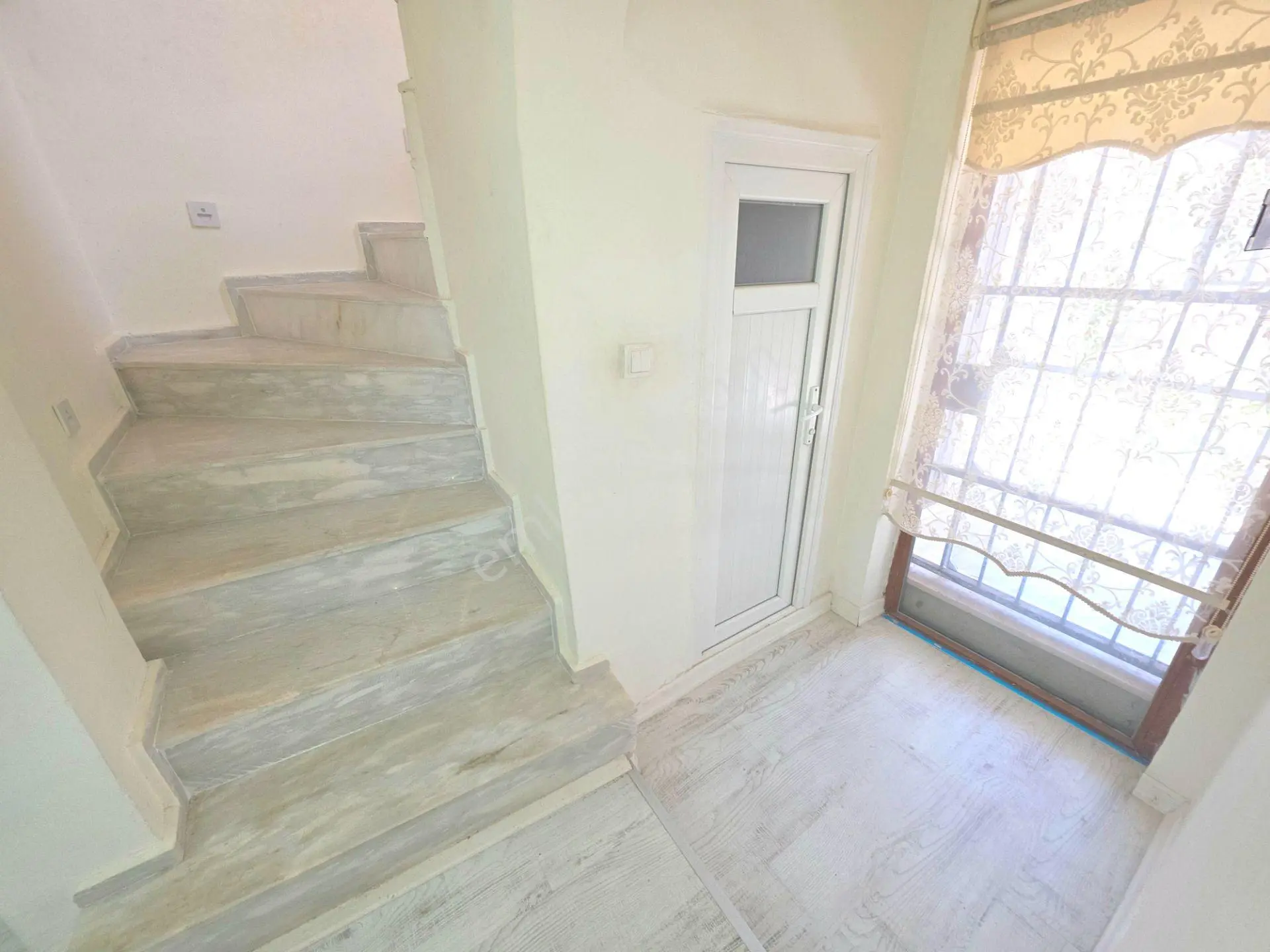 Satılık 3+1 Villa Sağtur Denize 600 Metre — fotoğraf 34