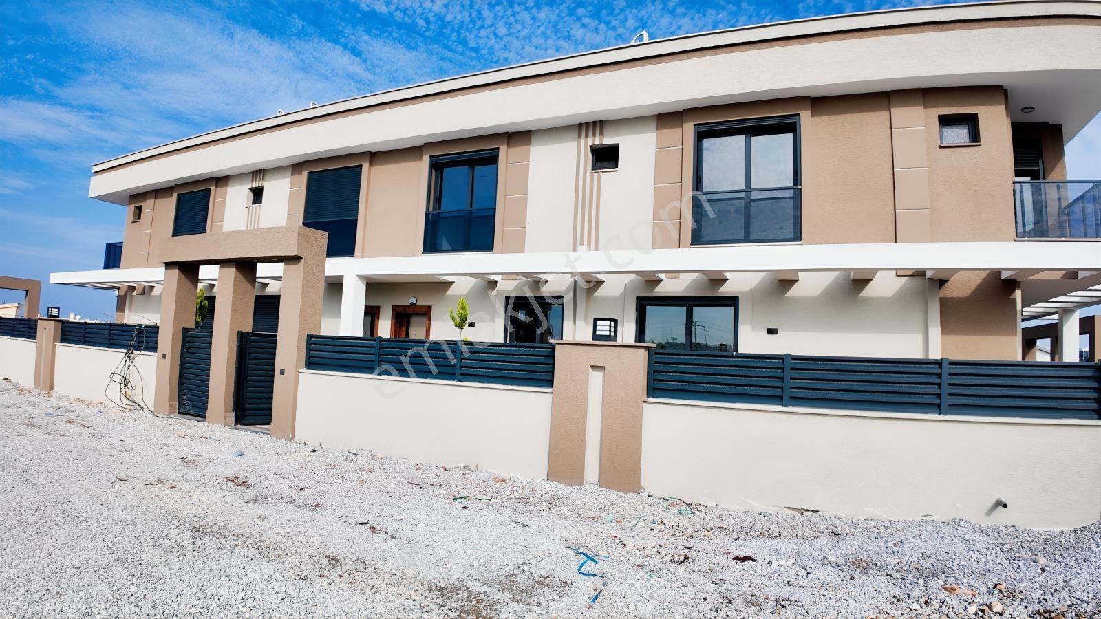 Didim Hisar Mah.havuzlu Bahçeli Satılık Eşyalı/eşyasız Villa — fotoğraf 2
