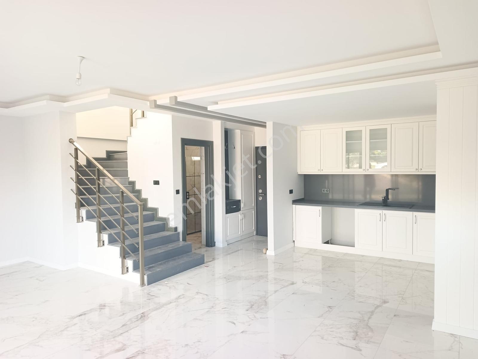 Kuşadası Davutlar Sahil Sitelerinde 3+1 Satılık Müstakil Villa — fotoğraf 5