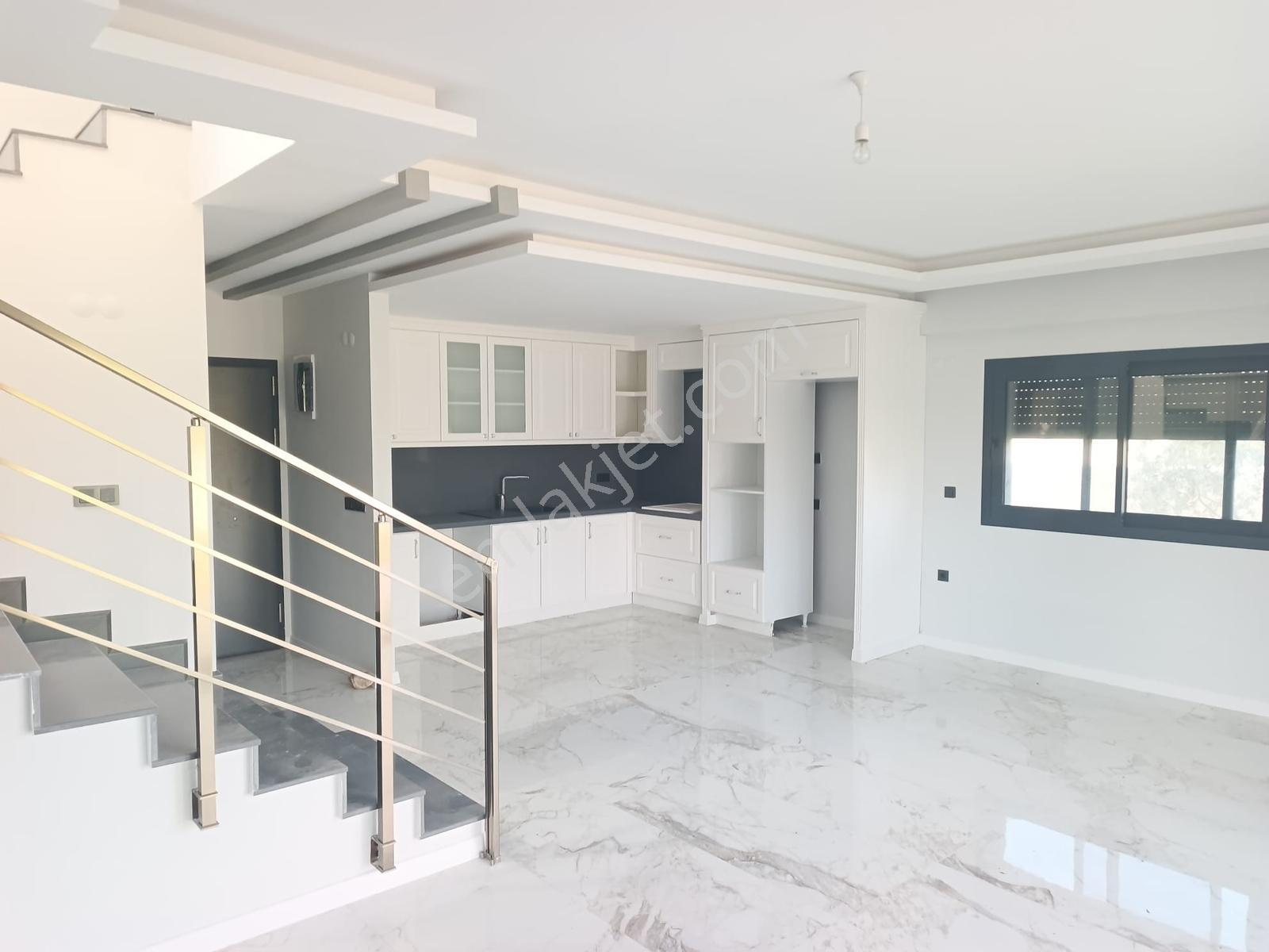 Kuşadası Davutlar Sahil Sitelerinde 3+1 Satılık Müstakil Villa — fotoğraf 6