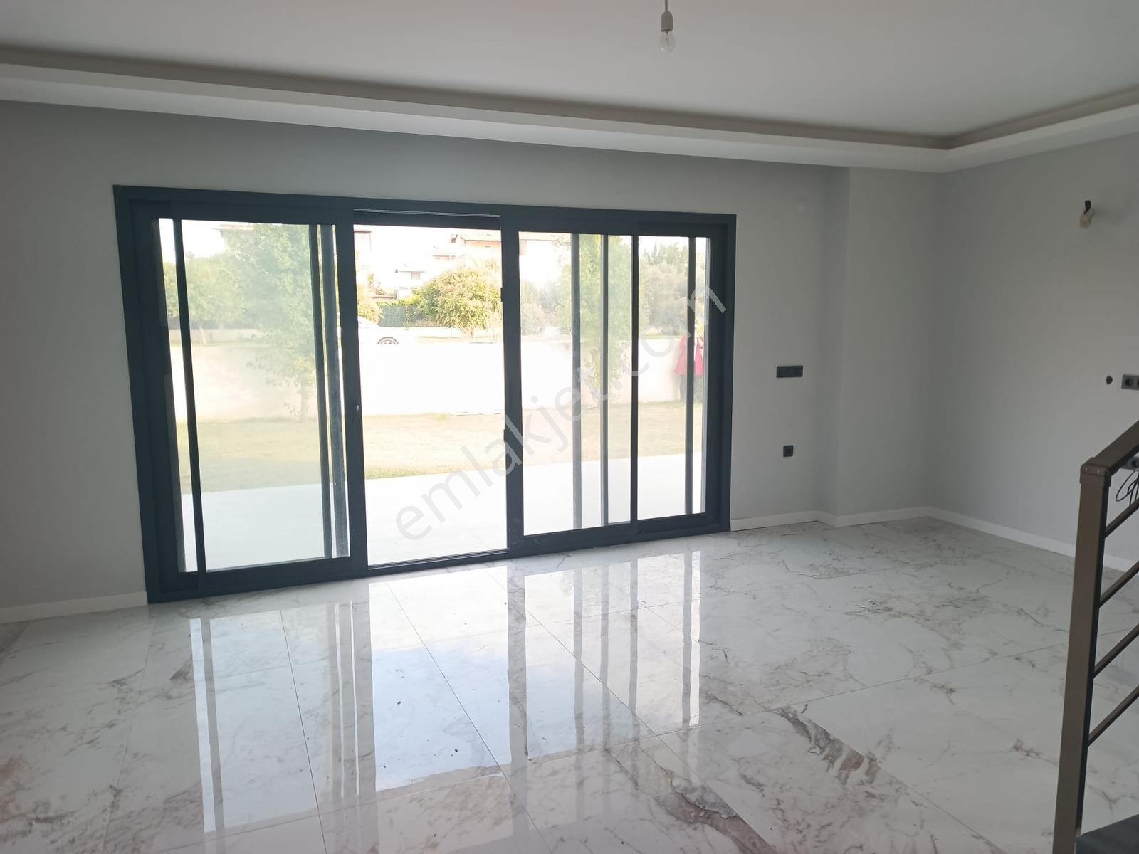 Kuşadası Davutlar Sahil Sitelerinde 3+1 Satılık Müstakil Villa — fotoğraf 8