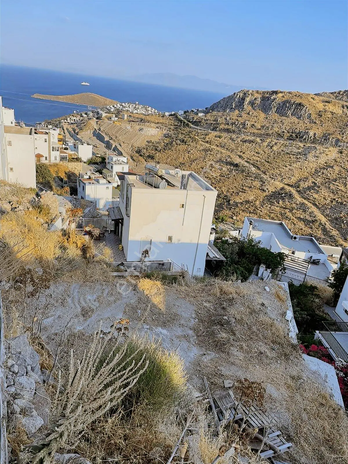 Bodrum Yahşi'de Deniz Manzaralı Tripleks Villa İmarlı Arsa