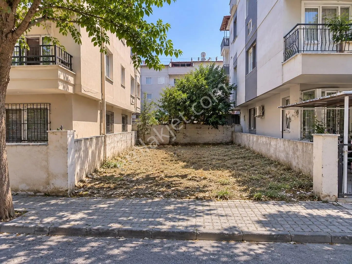 İzmir Karabağlar Bozyaka Mahallesi'Nde İmarlı Satılık Arsa
