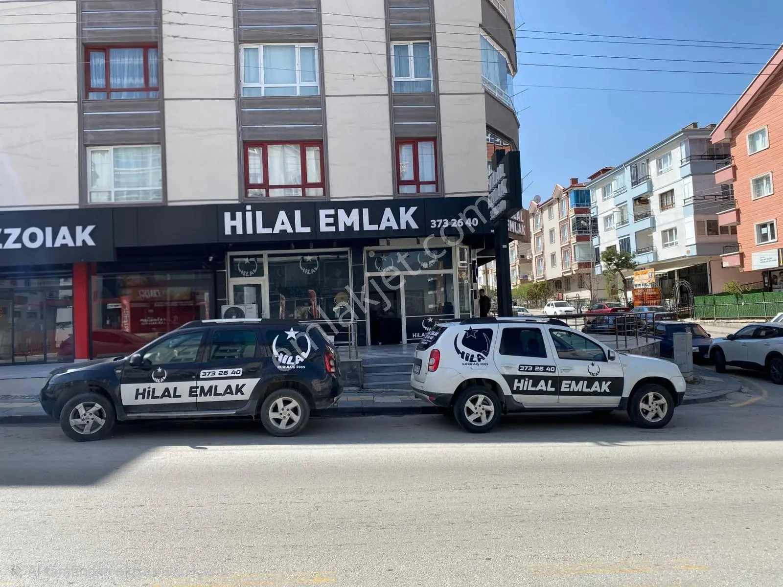 Hilal'den İyi Lokasyon'da Geniş M2'li Çift Teraslı Yaplı Dubleks — fotoğraf 35