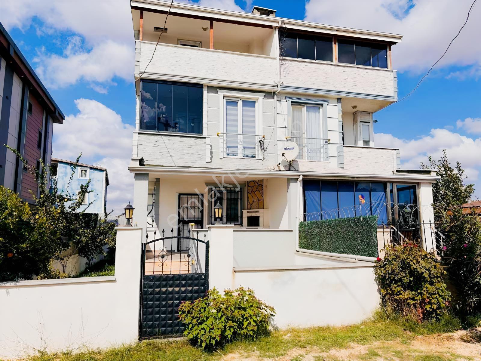 ^^koyuncu Gyrm^^yeniçiftlik Merkezi Konumda Satılık 4+1 Villa — fotoğraf 2