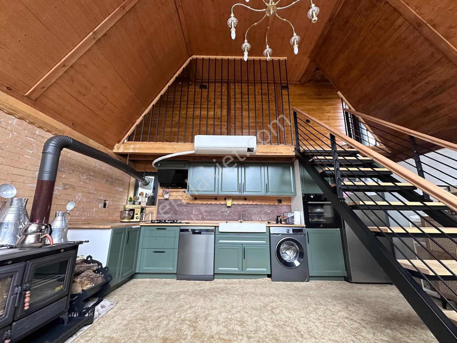 Doğayla İç İçe | 185 M² 3 Katlı, Full Donanımlı Ahşap Villa! — fotoğraf 13