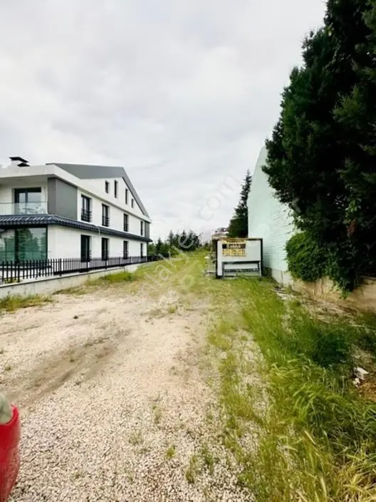 Tek Yapı İçinde Merkezi Konumda Satılık Villa Arsası