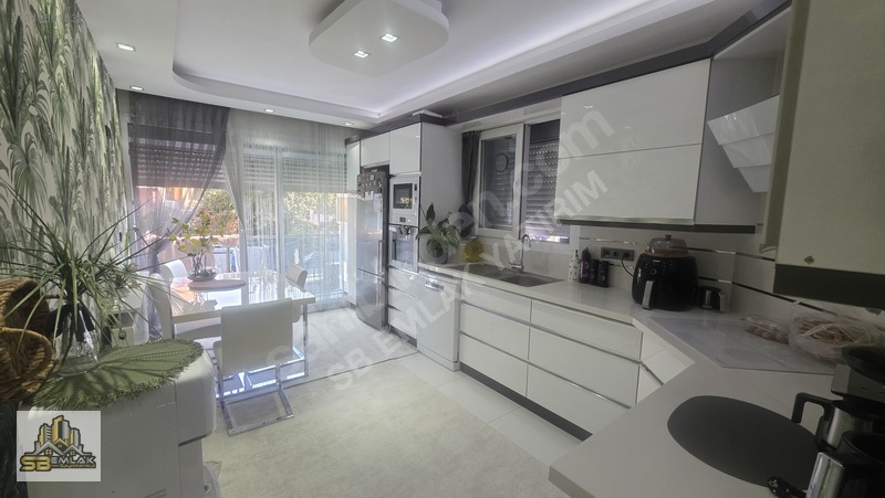 İzmir Tire Sb Emlak'tan Hürriyet Mahallesinde Lüks 4+1 Daire — fotoğraf 2