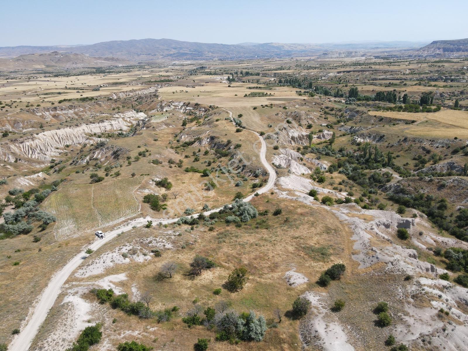 Şanlıbaba Emlak'tan Uçhisar'da Vadi Manzaralı Arazi — fotoğraf 8
