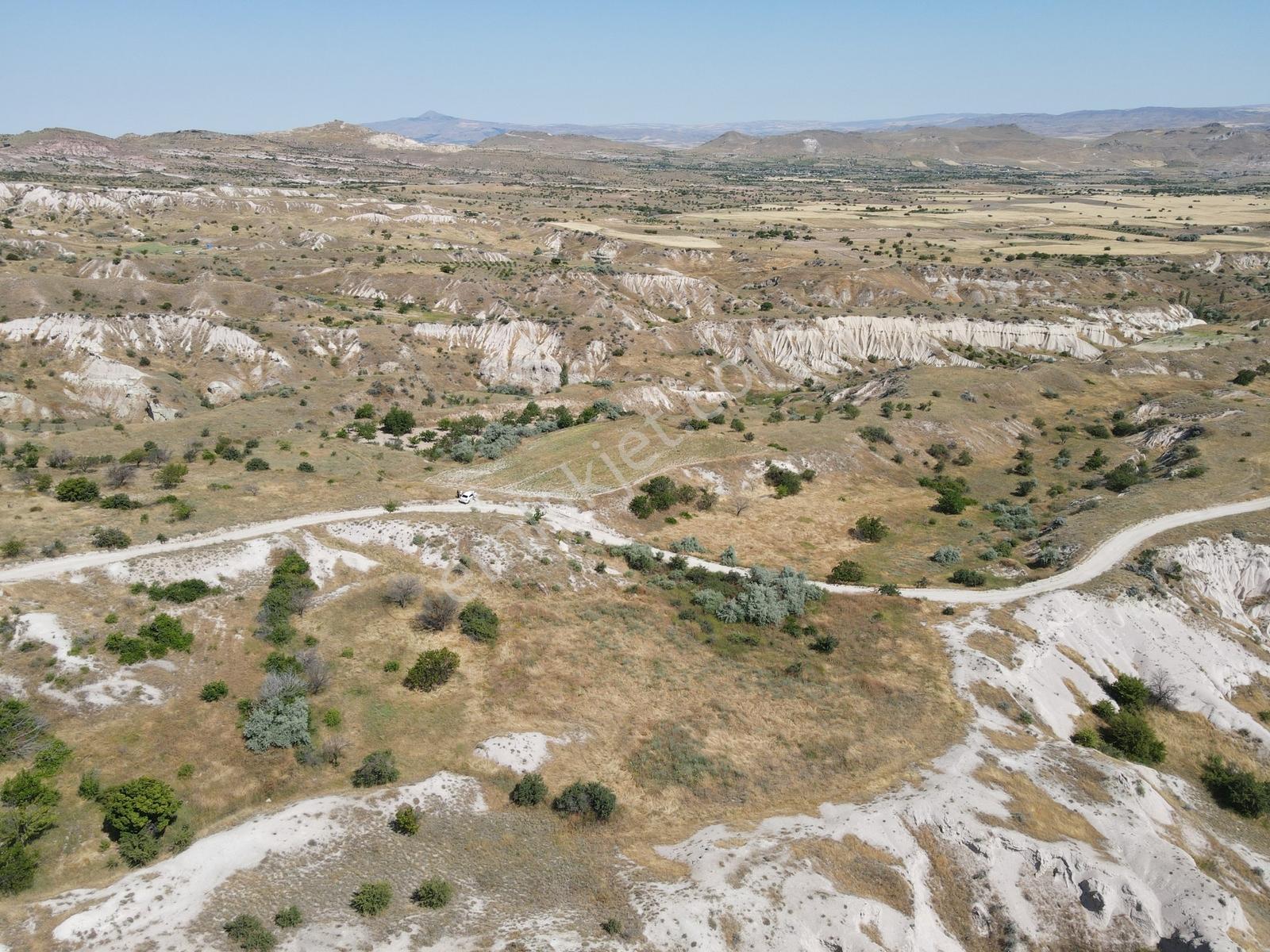 Şanlıbaba Emlak'tan Uçhisar'da Vadi Manzaralı Arazi — fotoğraf 10