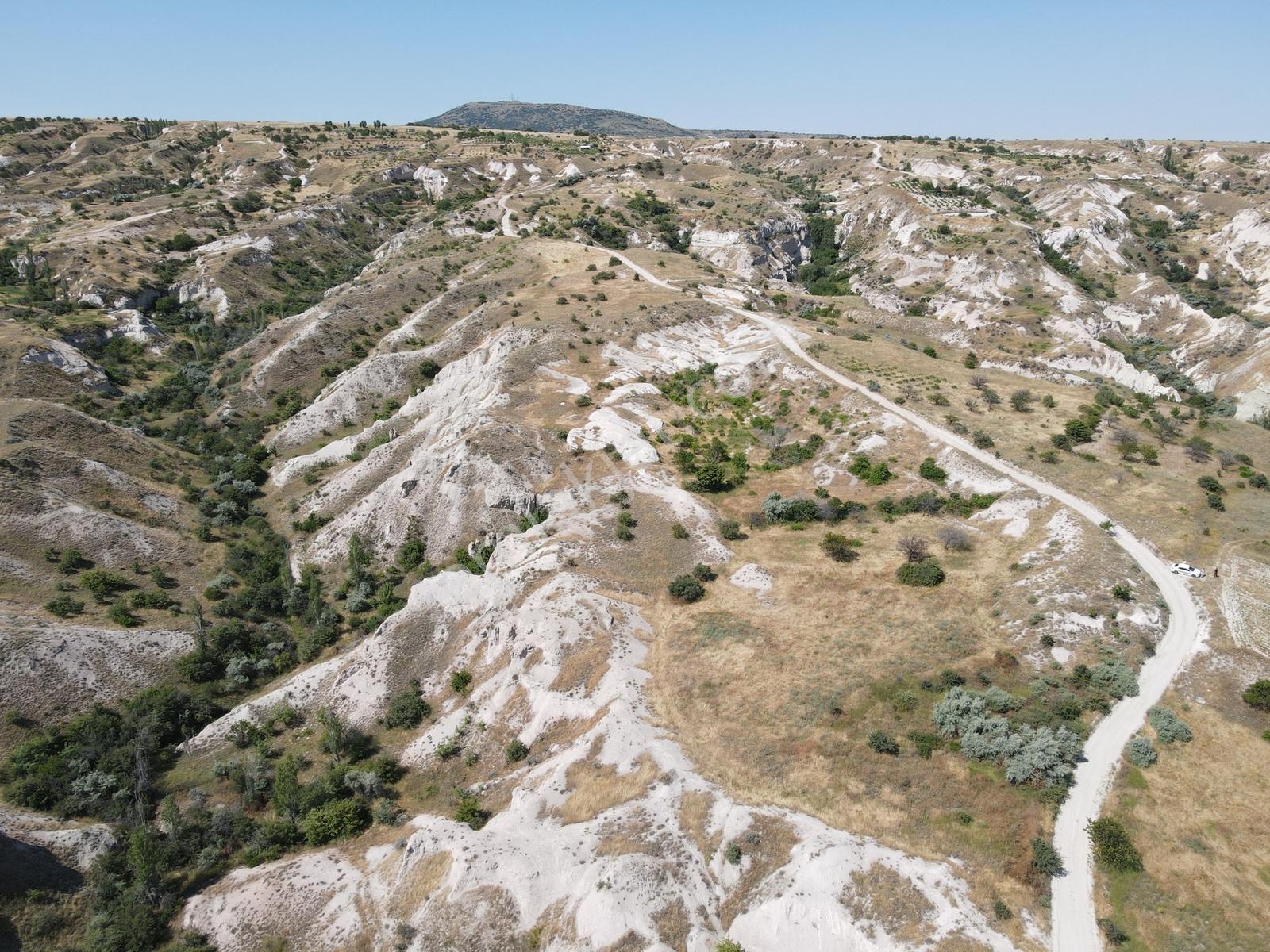 Şanlıbaba Emlak'tan Uçhisar'da Vadi Manzaralı Arazi — fotoğraf 12