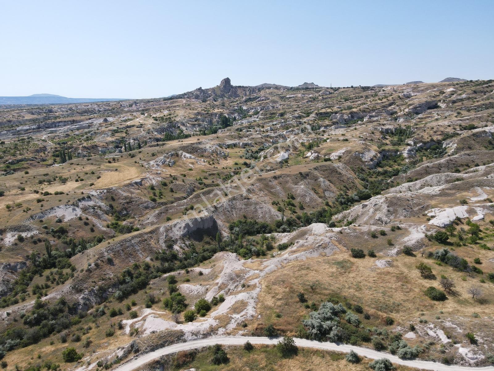 Şanlıbaba Emlak'tan Uçhisar'da Vadi Manzaralı Arazi — fotoğraf 13