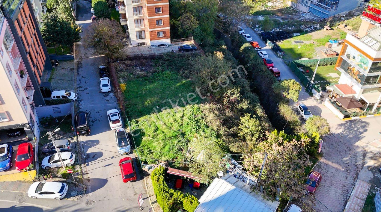 Atasehır"de Merkezi Konumda Projesı Hazır Arsa — fotoğraf 5