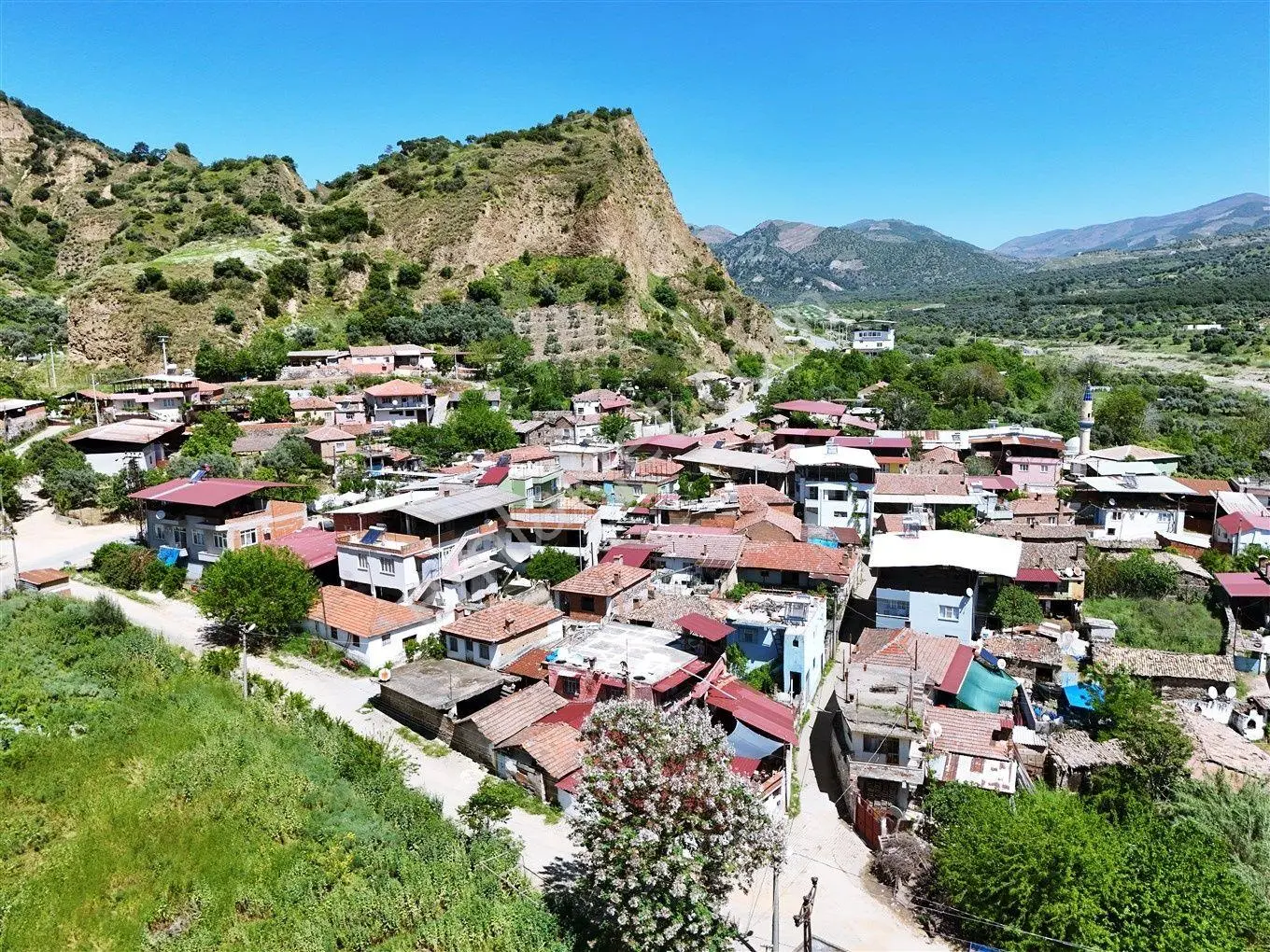 Nazilli Kestel'de 2550 M² Doğa Manzaralı Satılık Arsa