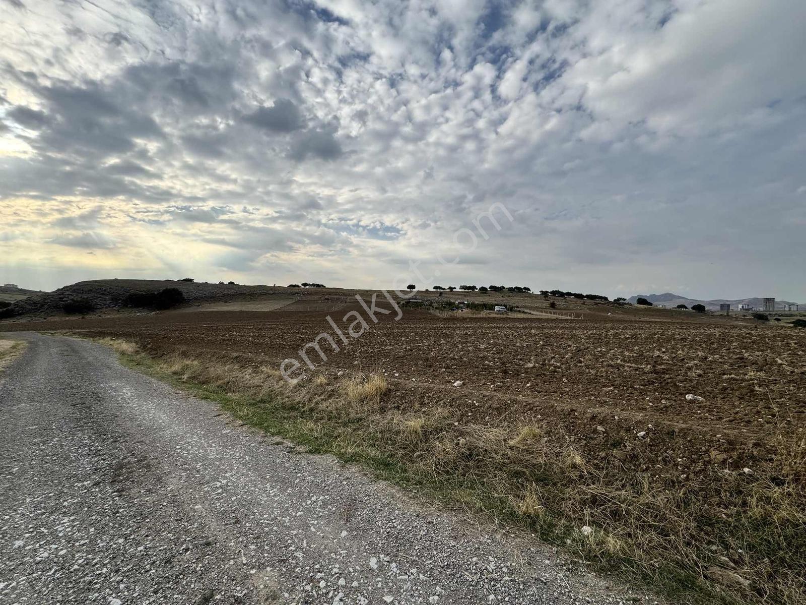 Bade Emlak İnşaattan Yatırımlık Fırsat Tarla — fotoğraf 4