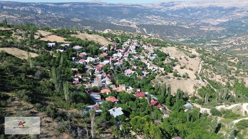 Başyayla Üzümlü Mahallesi'nde 1.252 M² Arsa İçerisinde Kerpiç Ev — fotoğraf 6