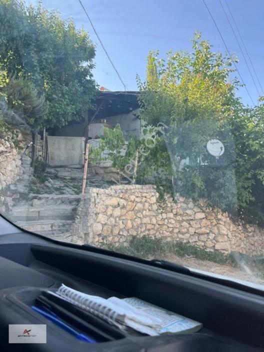 Başyayla Üzümlü Mahallesi'nde 1.252 M² Arsa İçerisinde Kerpiç Ev — fotoğraf 14