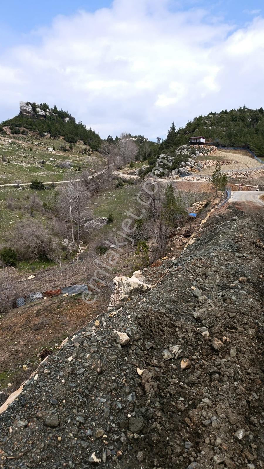 Yola Yakın, Ulaşımı Kolay Etrafı Ormanla Çevrili, Villara Yakın — fotoğraf 9
