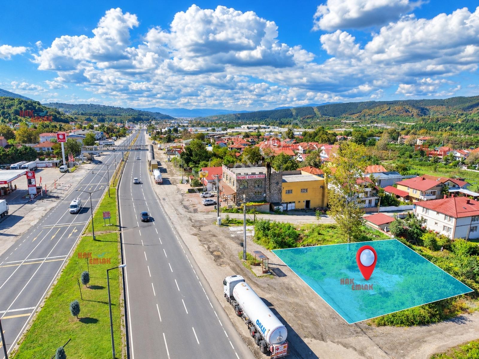 Hak Emlak'tan D-100 Cepheli Ticari/konut Satılık 458 M² Arsa