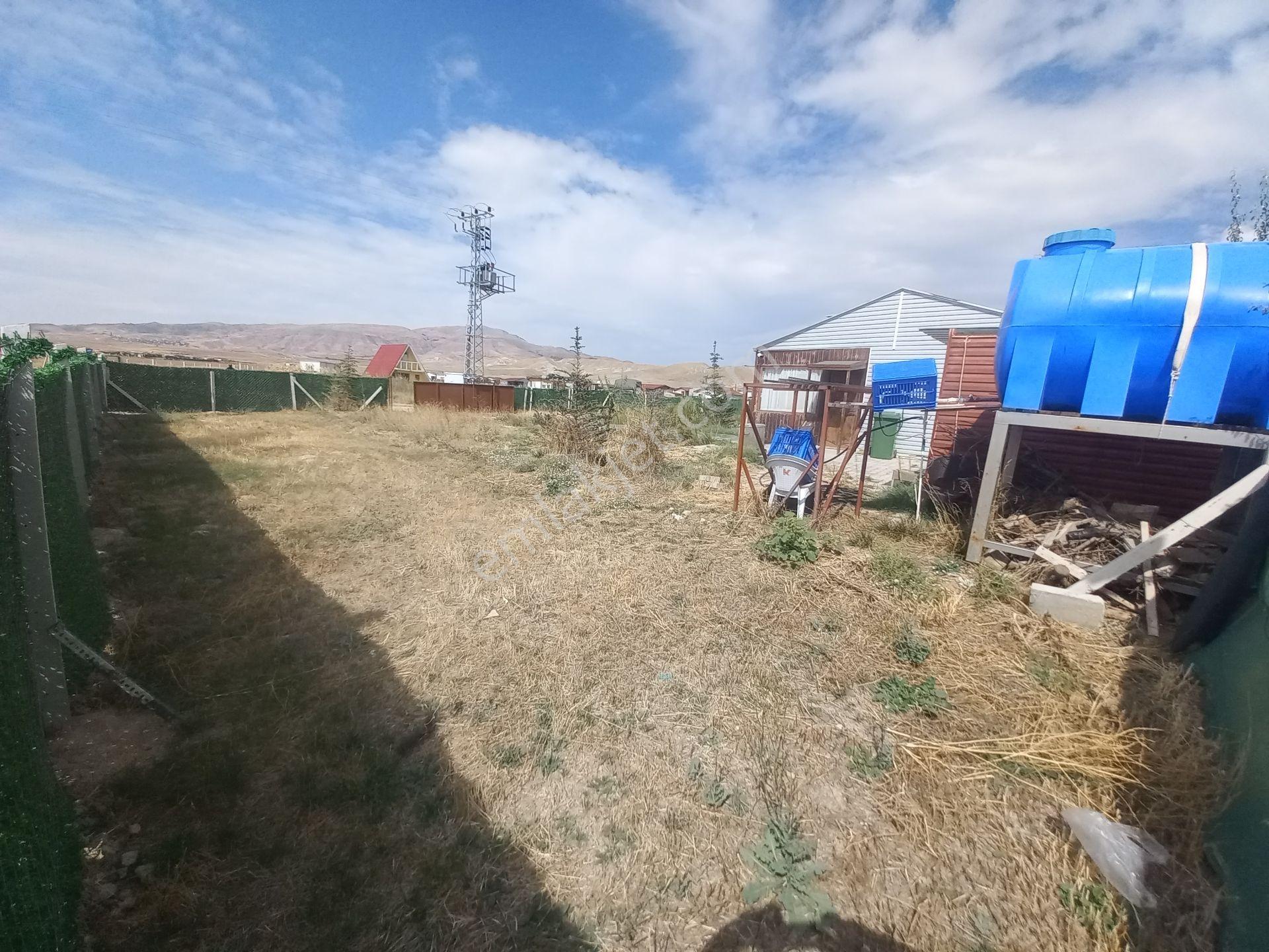 Ayaş Gökler Mahallesinde Eskişehir Yoluna 3 Km Mesafede 45 M² 2+1 Yaşam Alanılı 500 M² Bahçe — fotoğraf 3