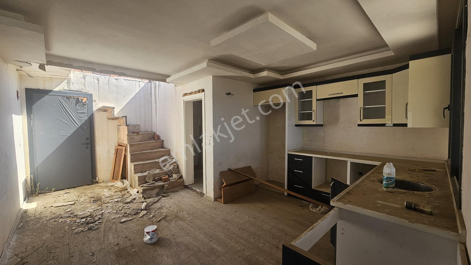 Akarcada Denize Sıfır, Emsal 0.20 İmarlı 199 M² Arsa — fotoğraf 5