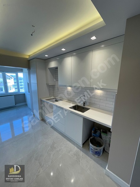 Paşakent'Te 3+1 Satılık Daire Deniz Manzaralı Sıfır Tadilatlı