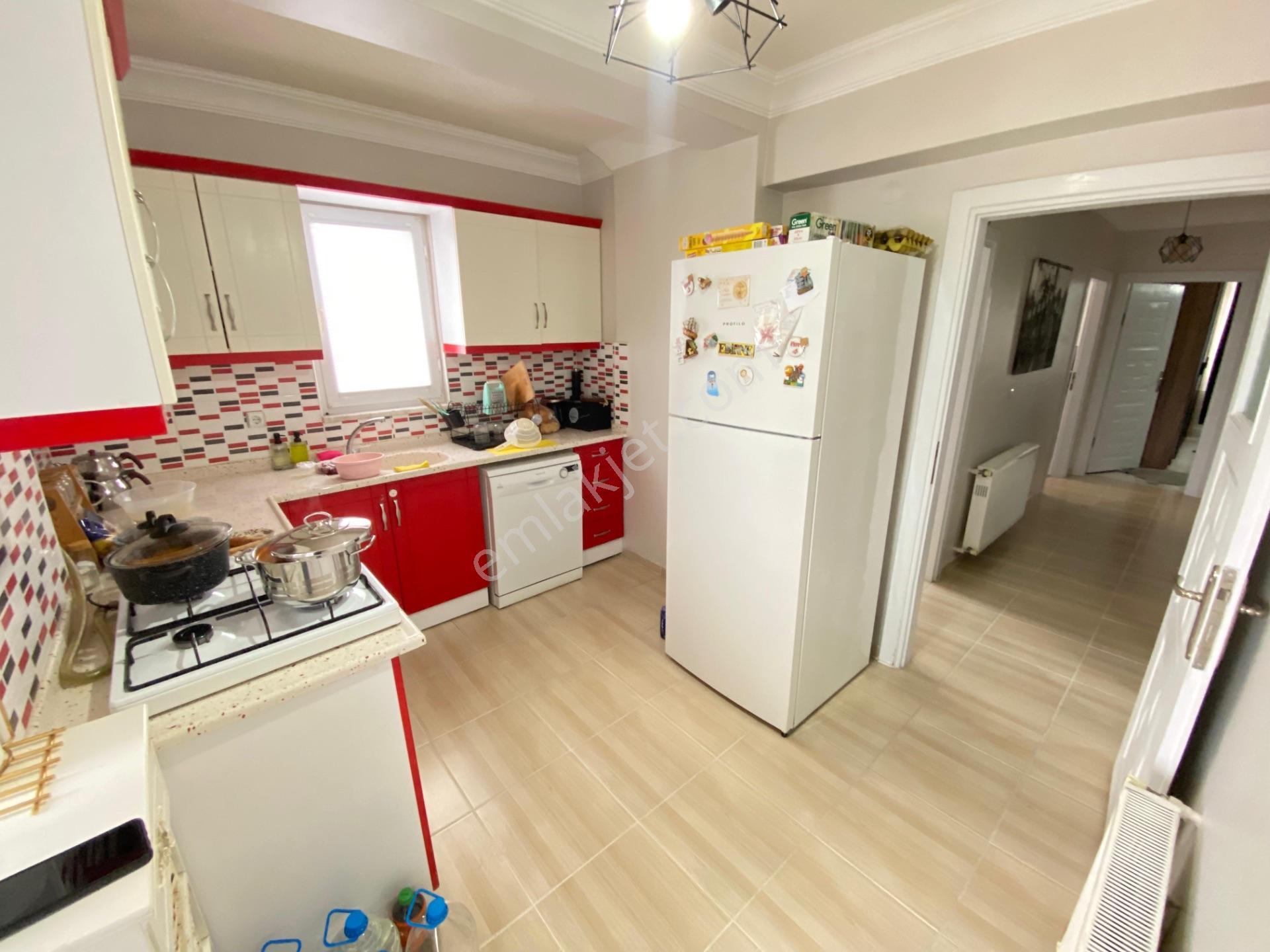 Furkan Emlak’tan Kışla Mah 3+1 8.kat 120m2 Cam Balkonlu Ara Kat Krediye Uygun Site İçi Fırsat Daire — fotoğraf 6