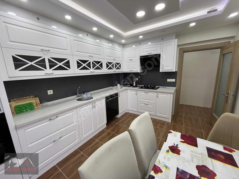 Yavuz Sultan Selim Caddesine Cepheli Satılık 4+1 Daire — fotoğraf 5