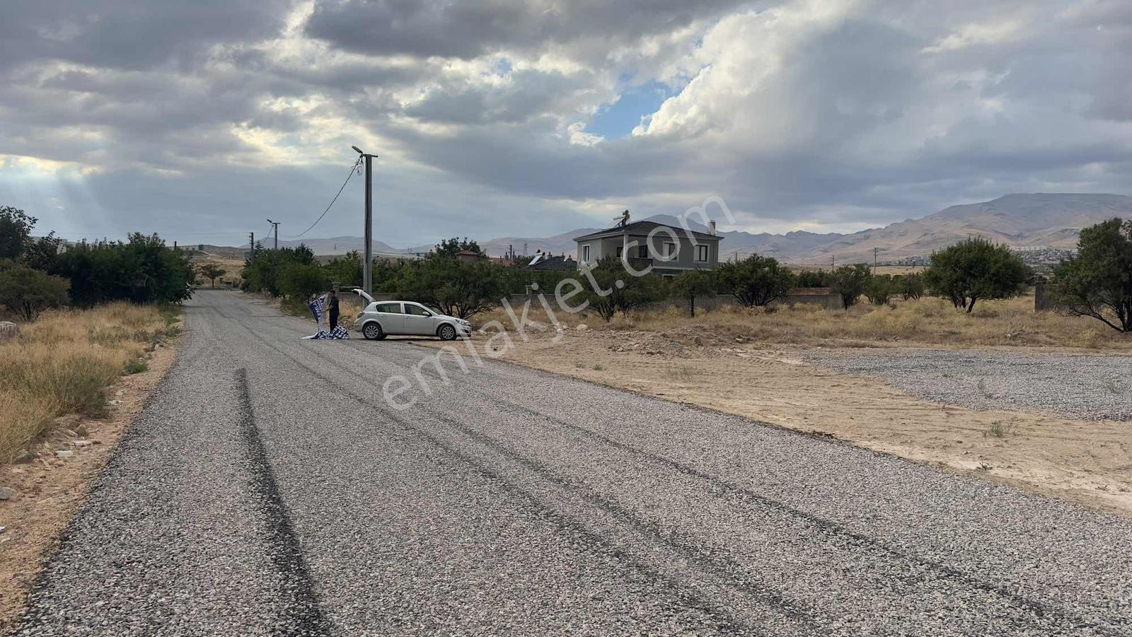 Emin Emlak Fertek 400m2 Villa İmarlı Harika Konum Satılık Arsa — fotoğraf 2