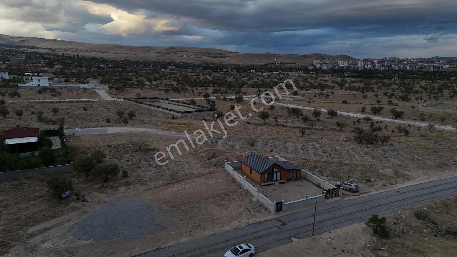 Emin Emlak Fertek 400m2 Villa İmarlı Harika Konum Satılık Arsa — fotoğraf 15