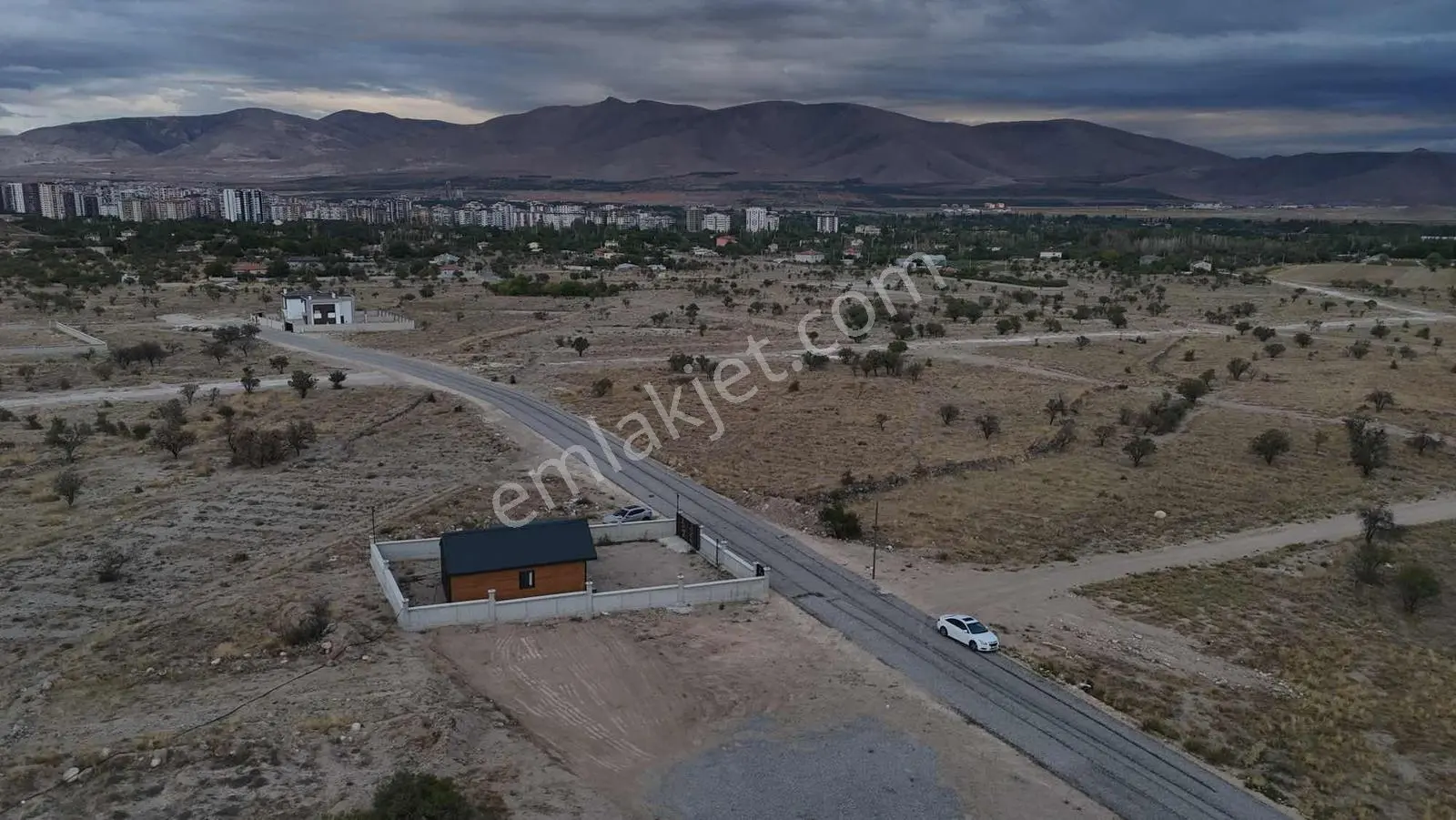 Emin Emlak Fertek 400m2 Villa İmarlı Harika Konum Satılık Arsa — fotoğraf 24