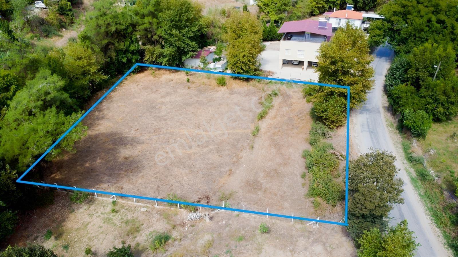 Doğayla İç İçe, Asfalt Yola Cepheli 2051 M² İmarlı Arsa!