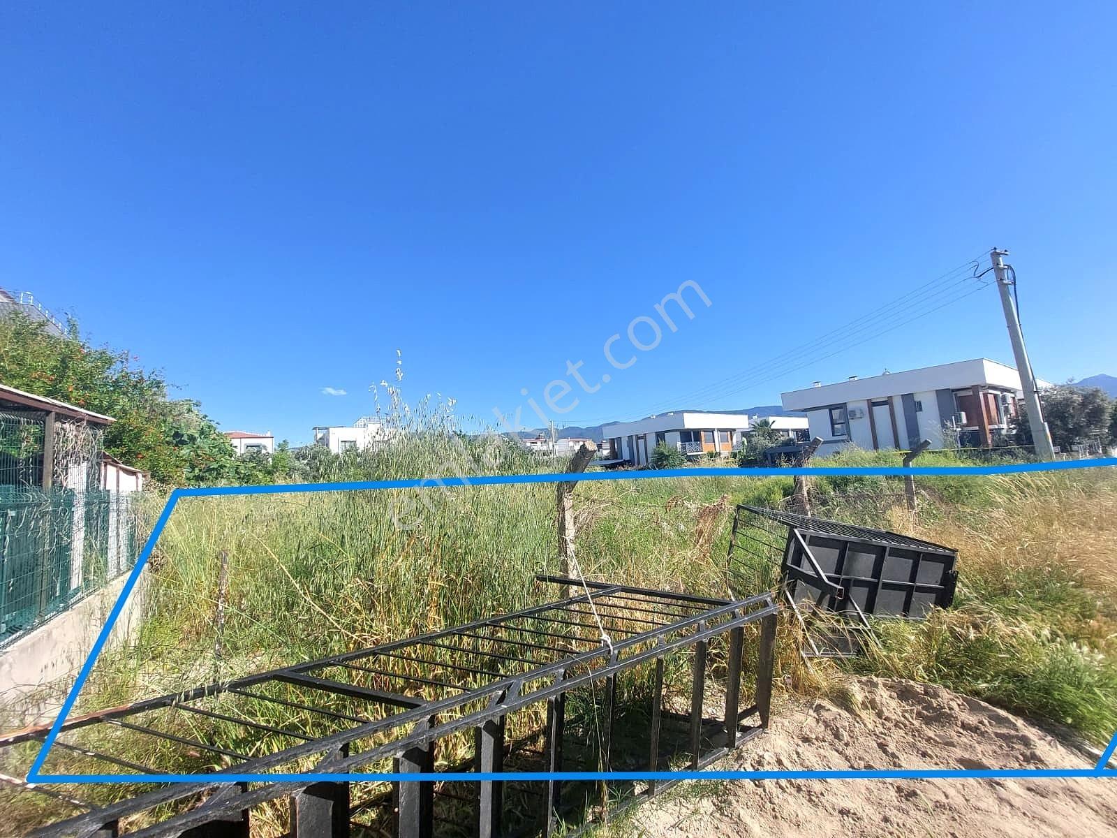 Kuşadası Soğucak, 305 M² Satılık Tam Müstakil Villa İmarlı Arsa — fotoğraf 3