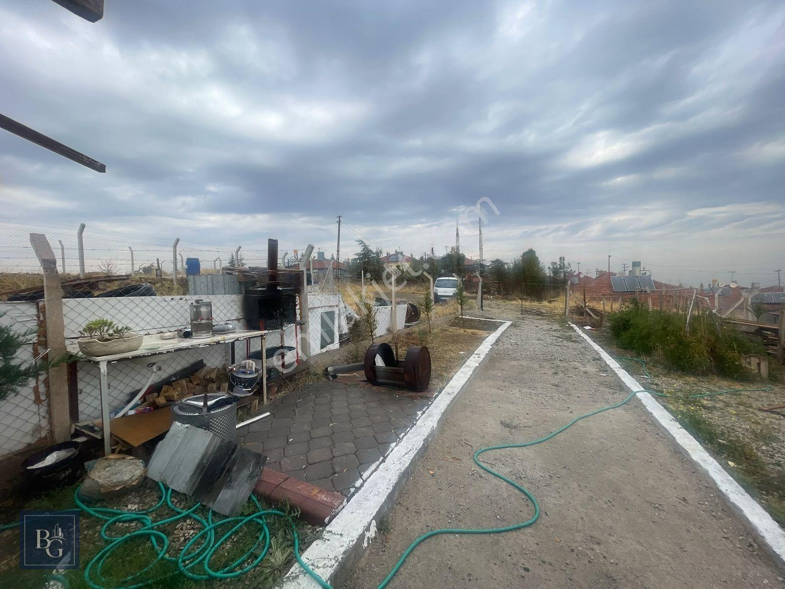 ⫸︎b*g⫷elektiriği Suyu Çekili Yakup Abdal Köyü İçerisinde — fotoğraf 12