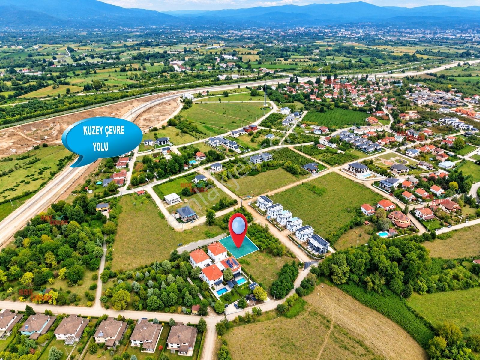 Hak Emlaktan Sarayyeri Mahde Mükemmel Konumda Satılık 600m² Arsa — fotoğraf 3