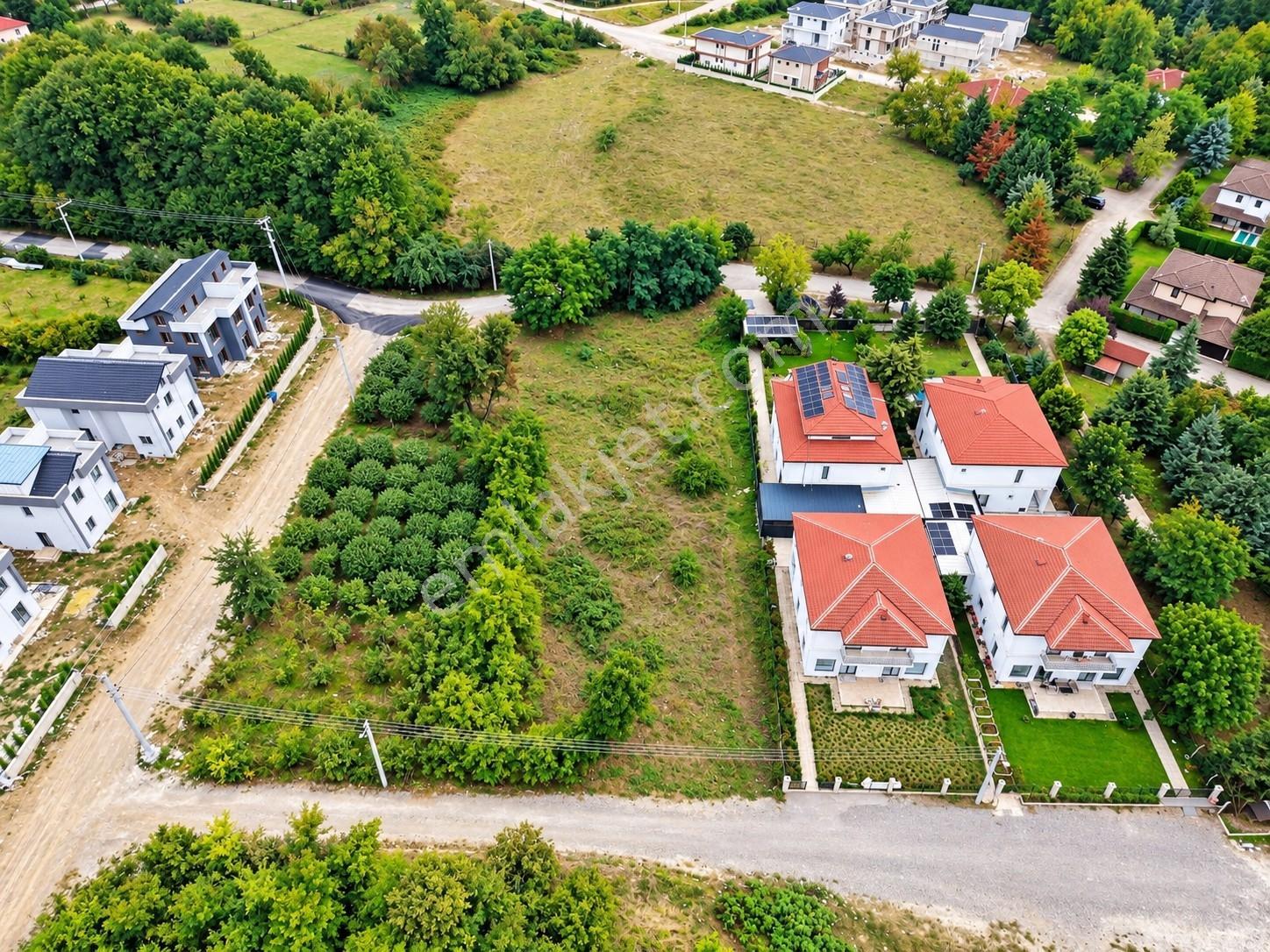 Hak Emlaktan Sarayyeri Mahde Mükemmel Konumda Satılık 600m² Arsa — fotoğraf 18