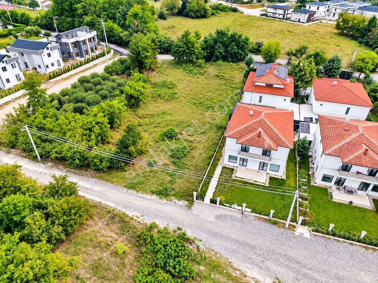 Hak Emlaktan Sarayyeri Mahde Mükemmel Konumda Satılık 600m² Arsa — fotoğraf 20