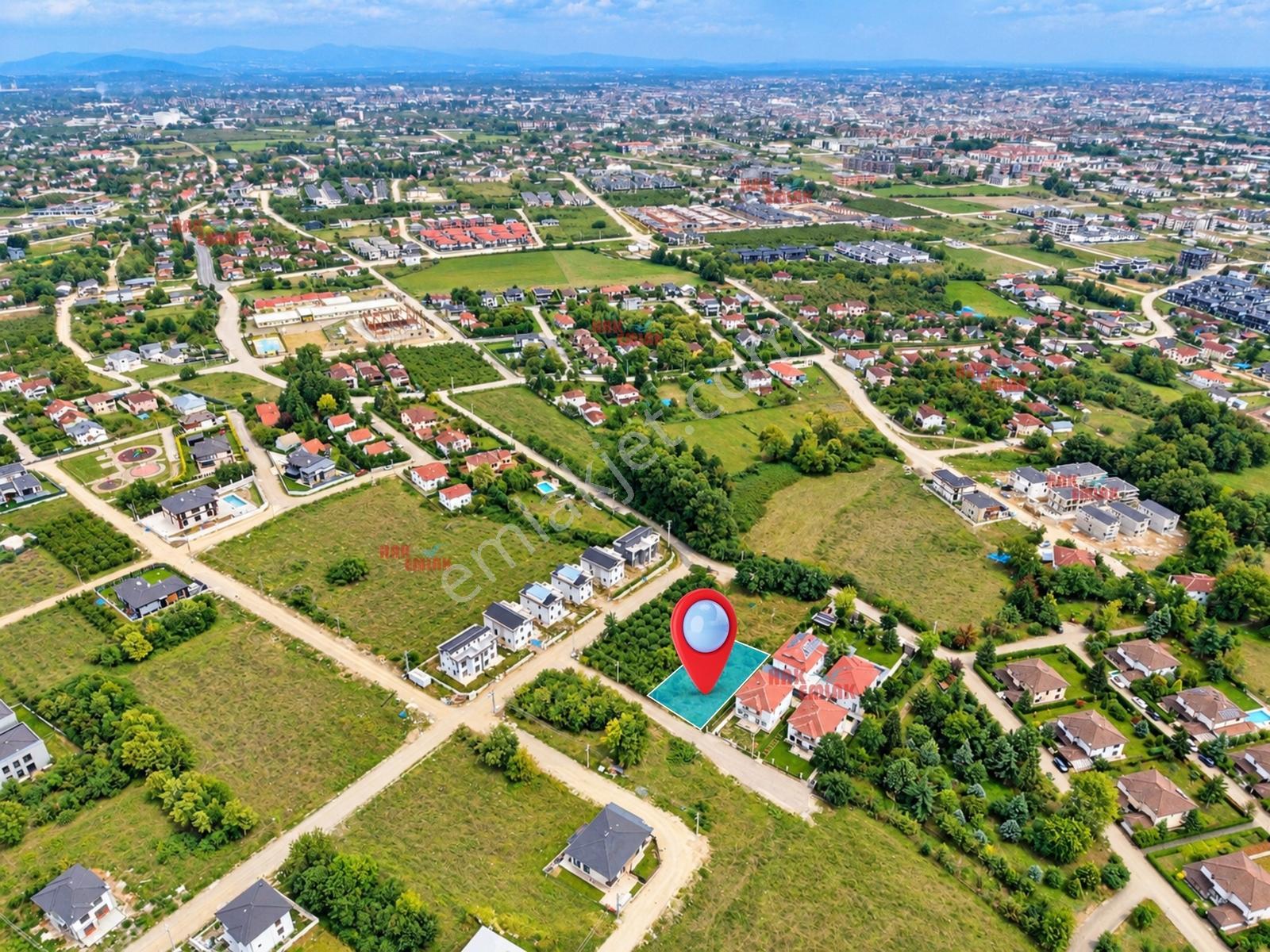 Hak Emlaktan Sarayyeri Mahde Mükemmel Konumda Satılık 600m² Arsa — fotoğraf 21