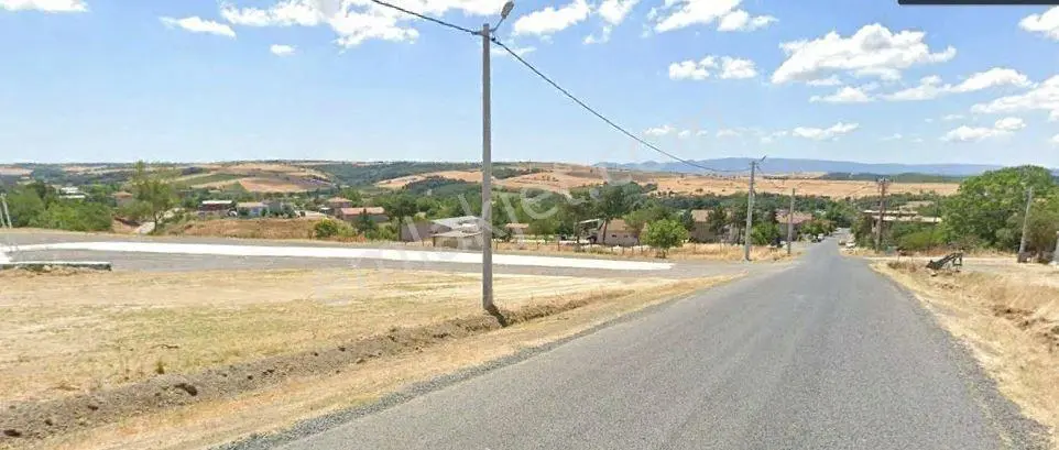 Tekirdağ Ferhadanlı Köyünde 2 Kat İmarlı Asfalt Cephe Satılık 585 M2 Arsa — fotoğraf 4