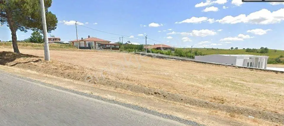 Tekirdağ Ferhadanlı Köyünde 2 Kat İmarlı Asfalt Cephe Satılık 585 M2 Arsa — fotoğraf 5