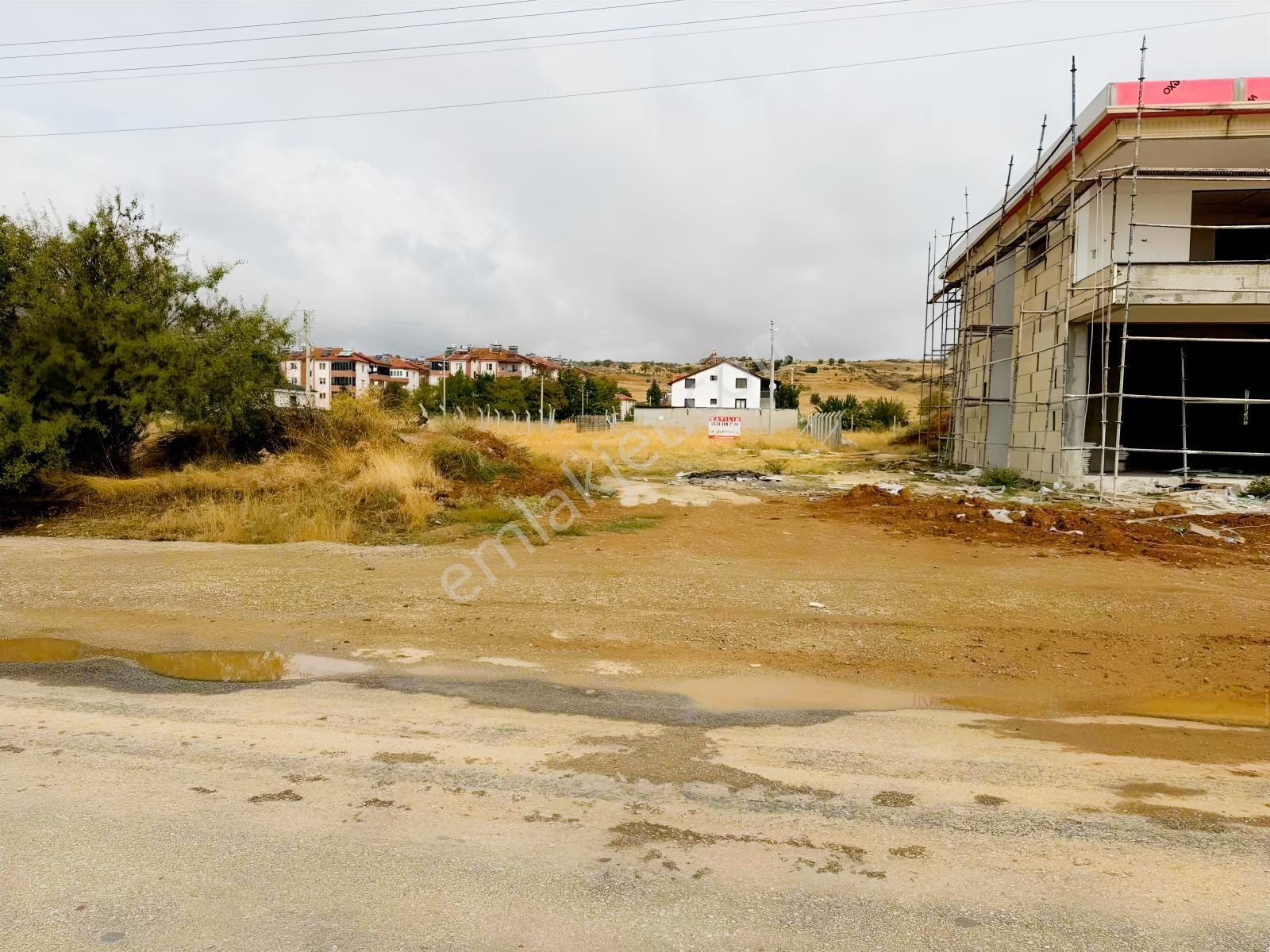 Yeşilbağlar Sitesi Önünde 462 M2 Uygun Fiyatlı Villalık Arsa..!!