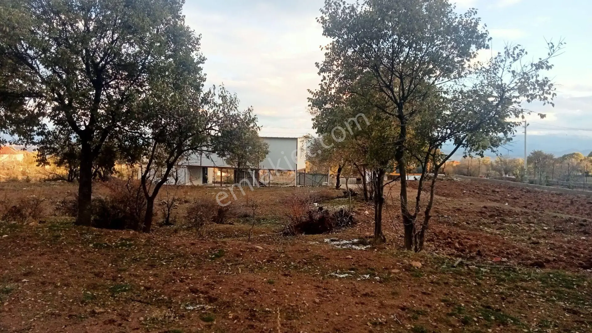 Kevzer Mahallesi'nde Doğa Manzaralı 370 M² Satılık Tarla — fotoğraf 3