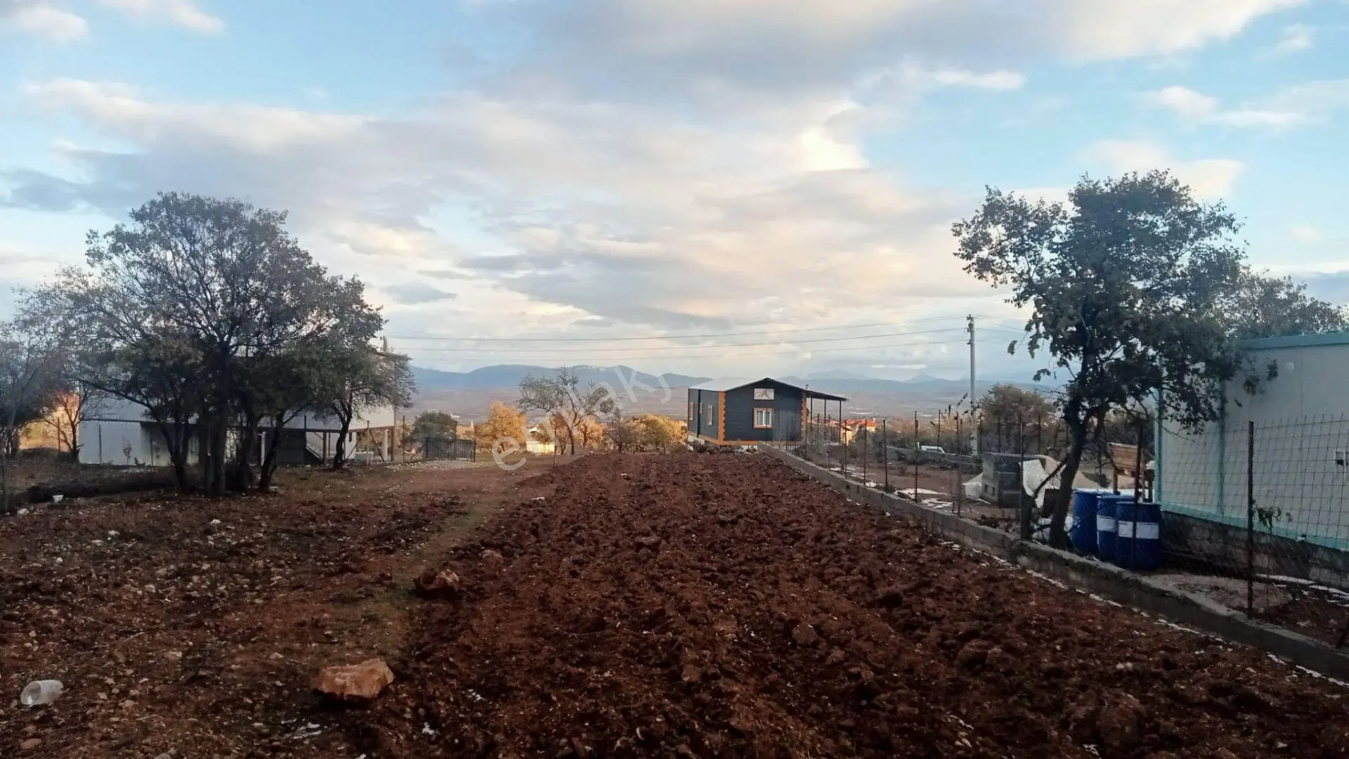 Kevzer Mahallesi'nde Doğa Manzaralı 370 M² Satılık Tarla — fotoğraf 4