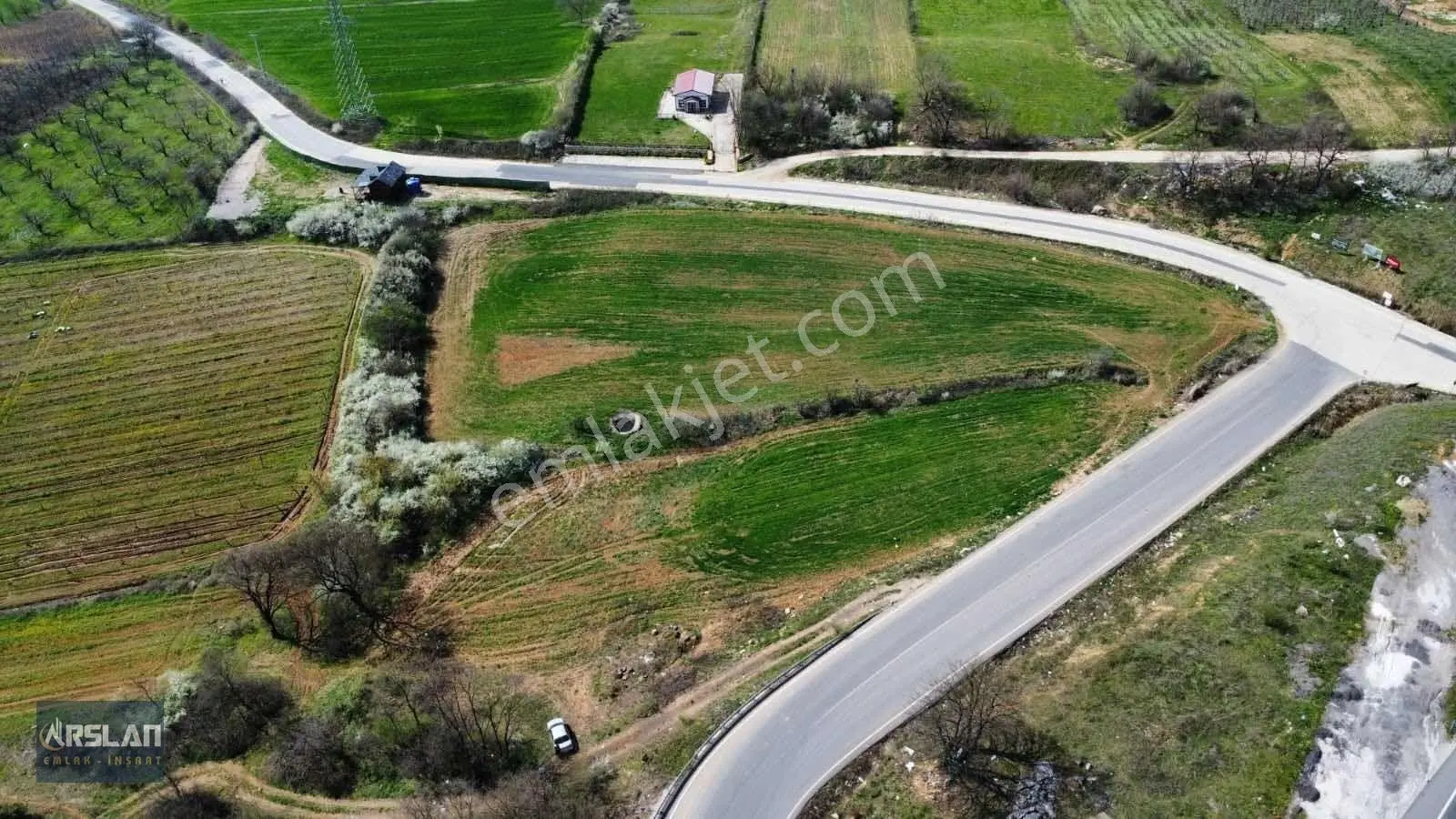 Bursa Kestel Kozluörende Asfalt Yola Cephe Fırsat Yer — fotoğraf 4