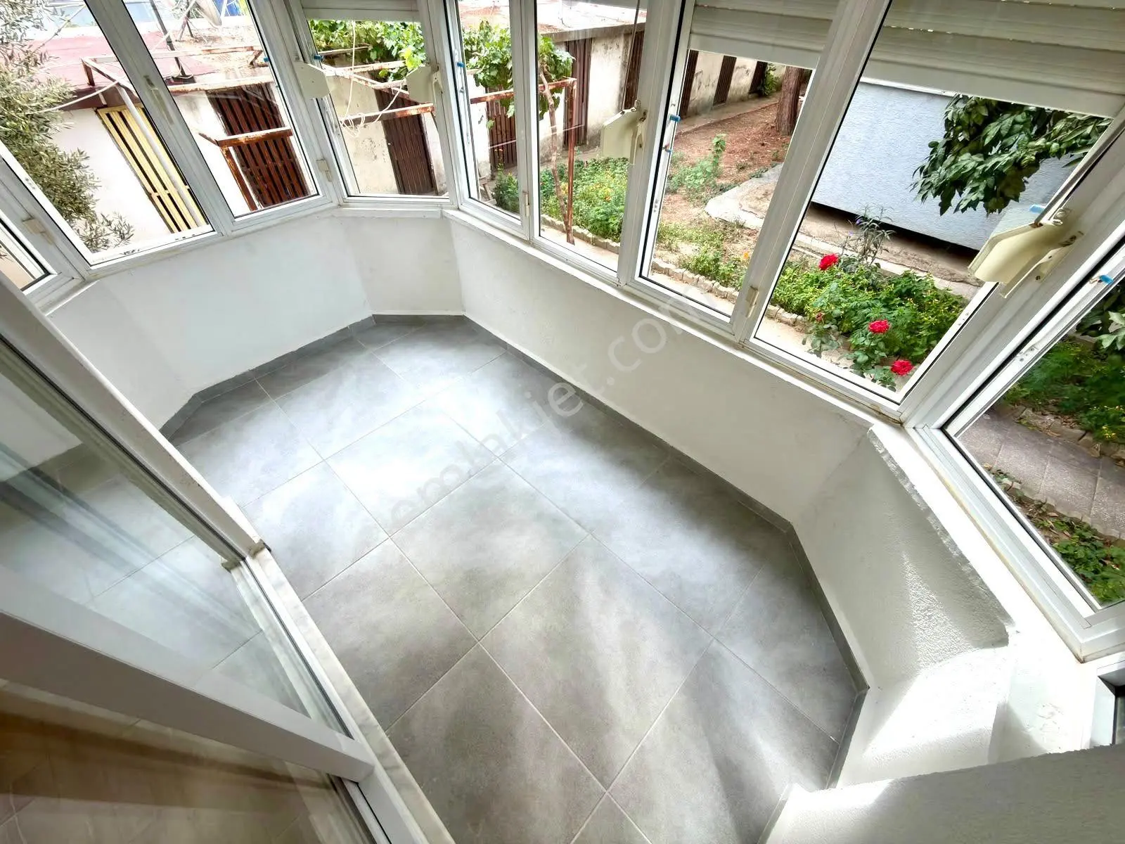 Referans'tan Altınkum'da Denize 400 Metre Çift Balkon Müstakil Tadında 2+1 Daire — fotoğraf 7