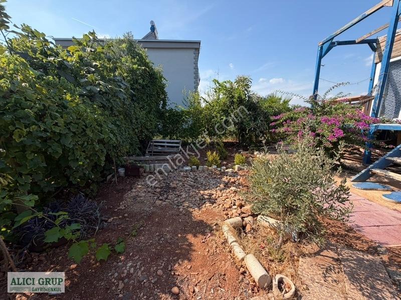 Bayramhacılı'da Göl Manzaralı Villa İmarlı Arsa