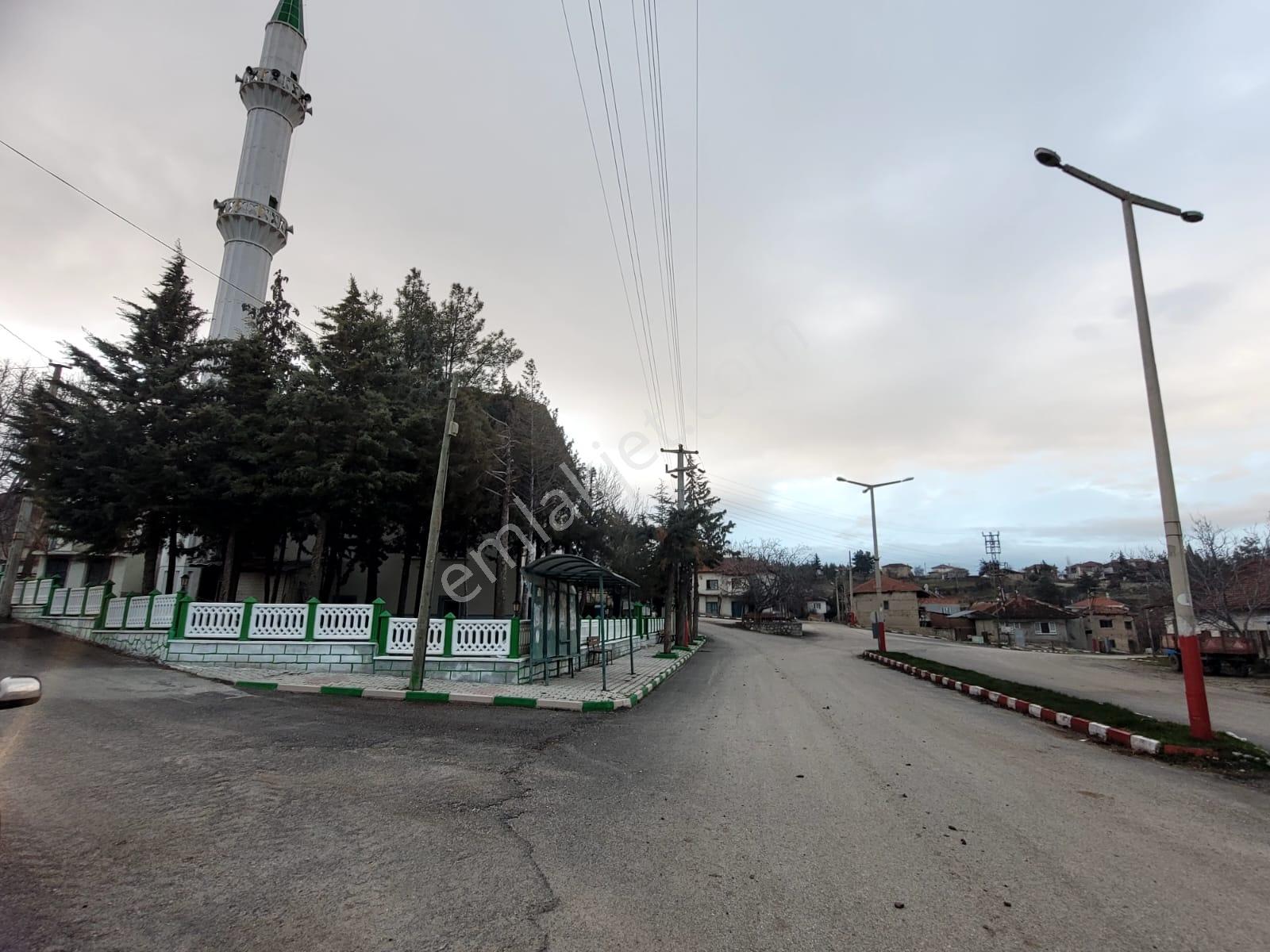 Burdur Kozluca'da Satılık Takasa Açık Tek Tapu 4500 M Tarla — fotoğraf 5