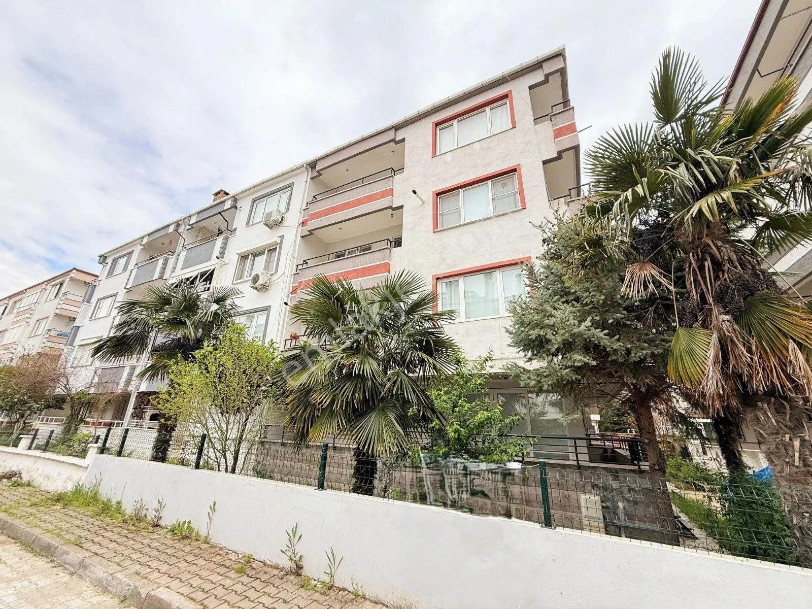 ▀ Güç'Ten Doktorlar Sitesi Mevkii Müstakil Tadında Fırsat Kelepir 2+1 Daire